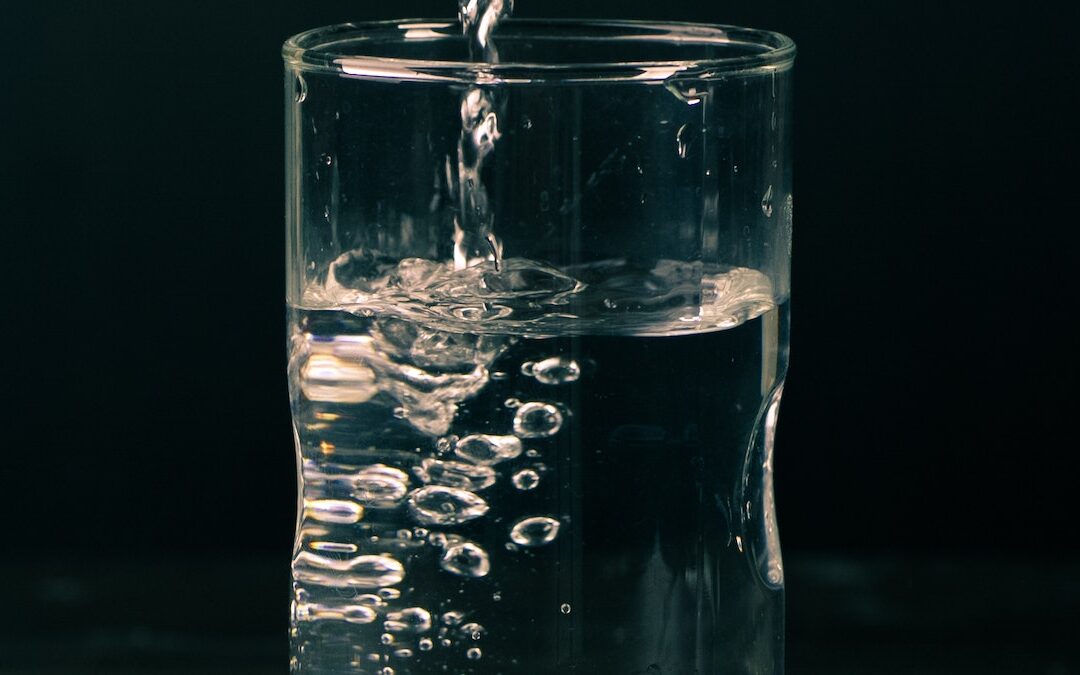 Per dimagrire bisogna bere acqua oligominerale?