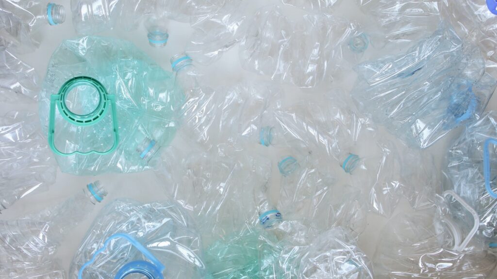marketing bottiglie plastica acqua